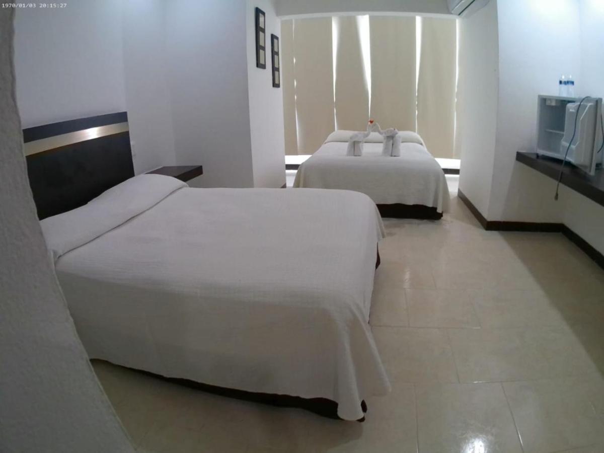 Hotel Plaza Playa Playa del Carmen Bagian luar foto