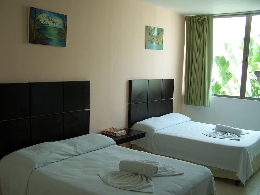 Hotel Plaza Playa Playa del Carmen Bagian luar foto