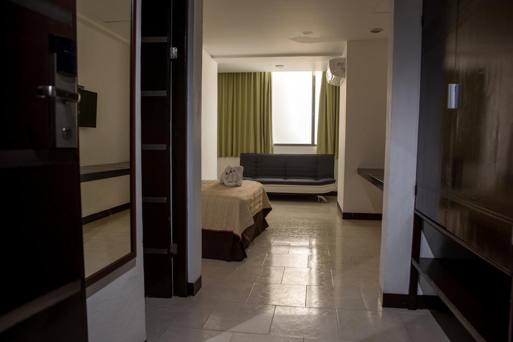 Hotel Plaza Playa Playa del Carmen Bagian luar foto